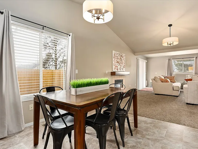 455 N Franklin Ave — Photo 6