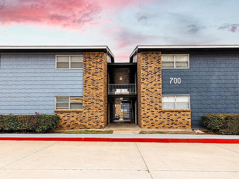Terra Bella Apartments — Photo 18