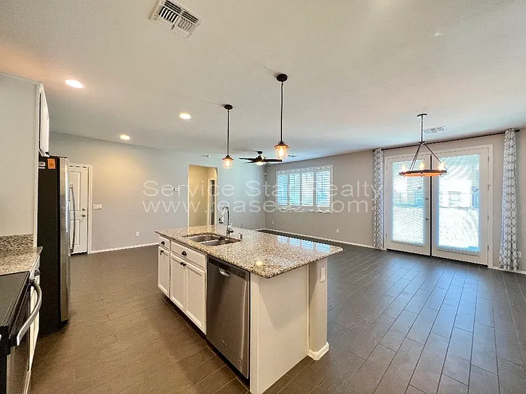 1289 N 166th Ave — Photo 18
