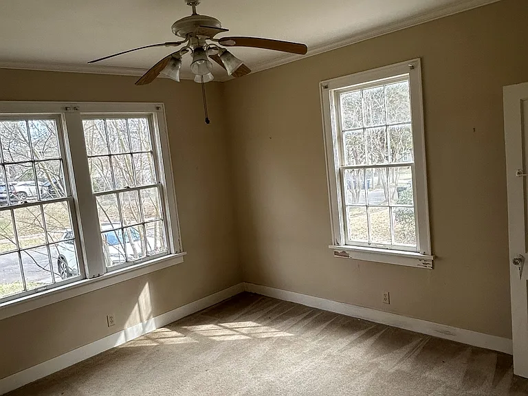 715 Boulevard St — Photo 10