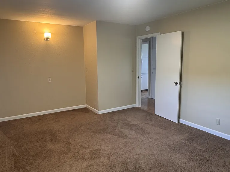 8741 Old Highway 99 S — Photo 24