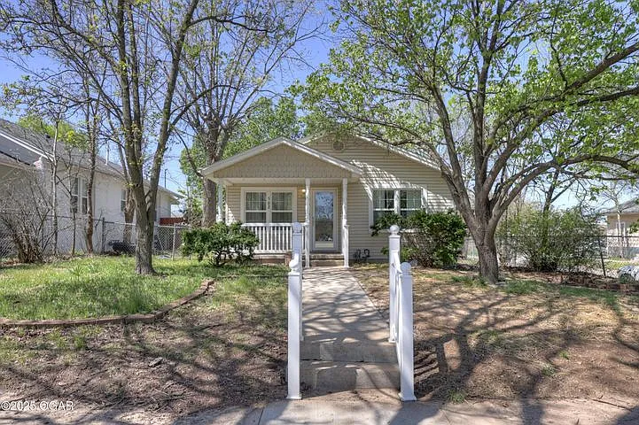502 Empire Ave — Photo 1
