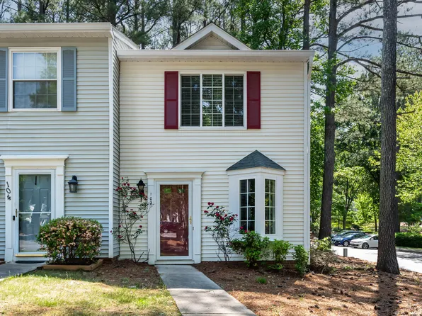 102 Rosebrooks Dr, Cary, NC 27513