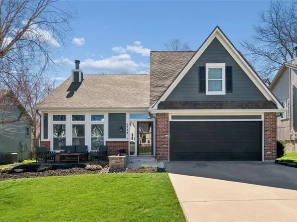 6434 McCoy St, Shawnee, KS 66226
