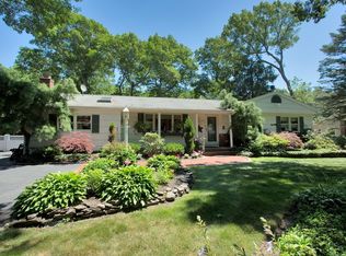 1175 Walnut Ave, Bohemia, NY 11716