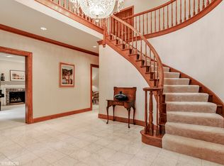 1 Fox Hunt Rd, Barrington Hills, IL 60010