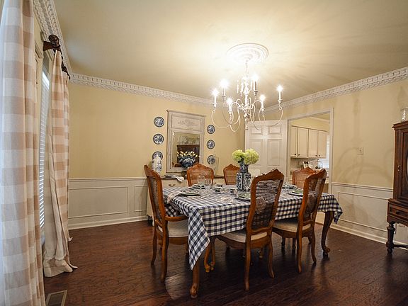 Large Dining room