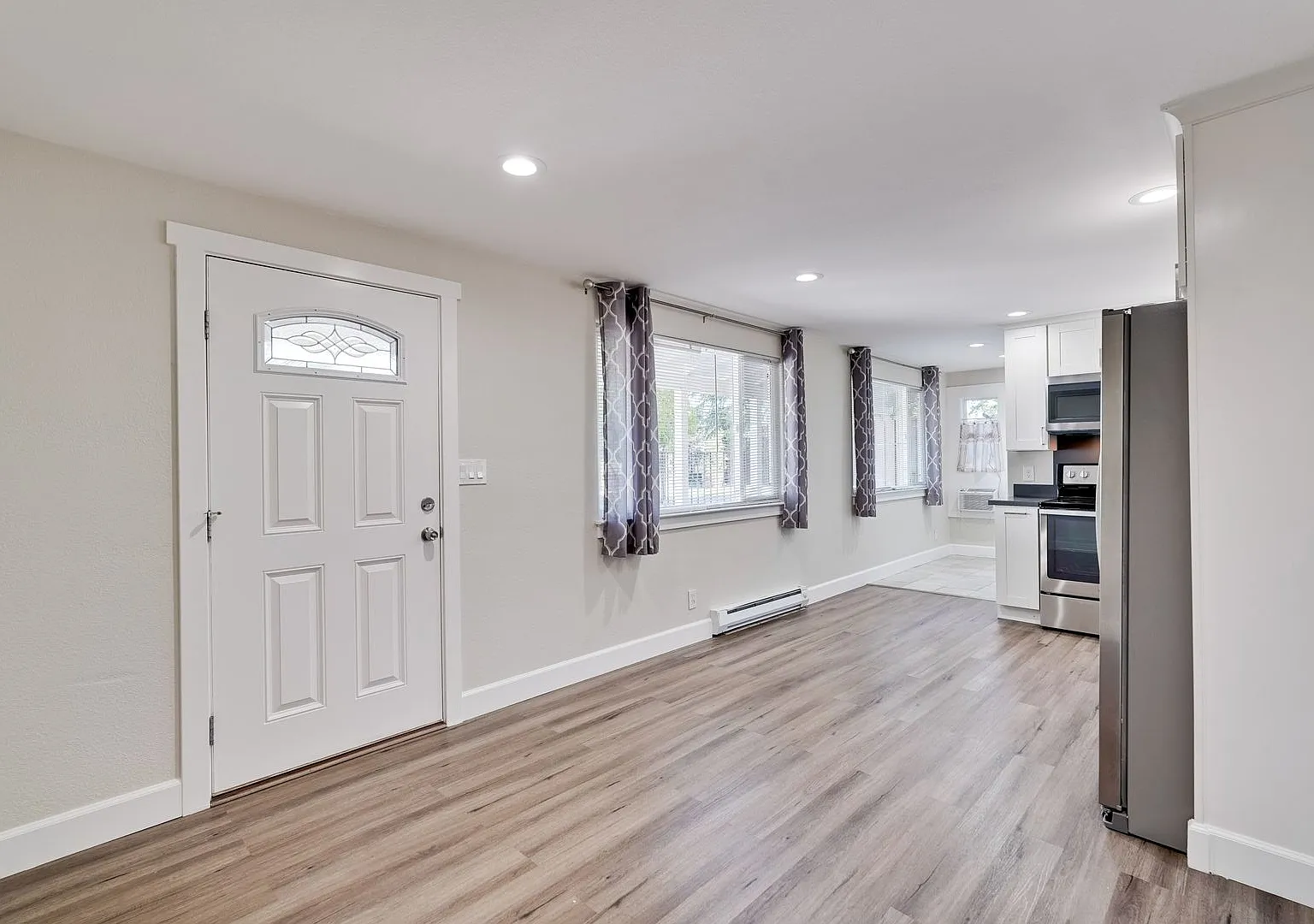 Welcome Home To This One-Bedroom Cottage (Adu) / Blossom Hill @ Union Avenue. — Photo 4