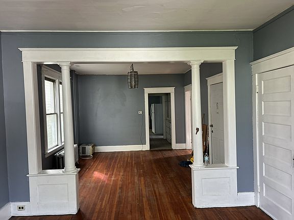 3rd image of 254 Sheridan Ave APT 2