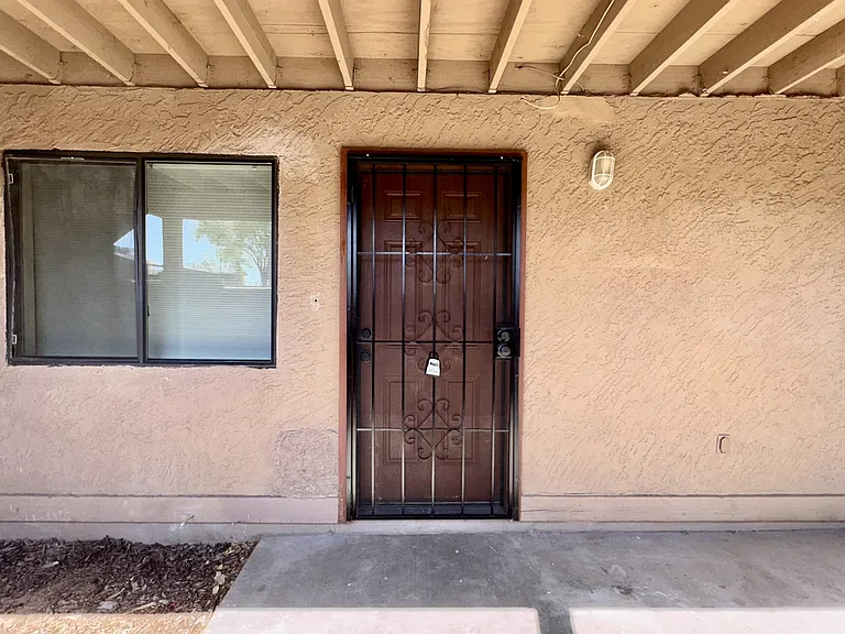 2737 N Salem #101 — Photo 8