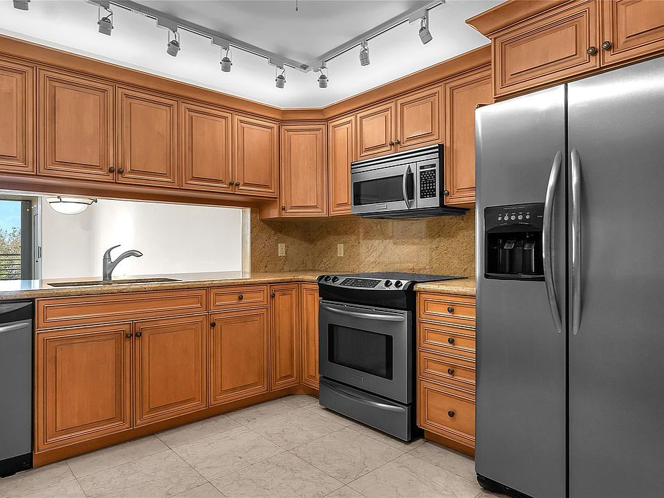 1st image of 3503 Oaks Way #414