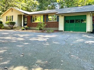 868 Neipsic Rd, Glastonbury, CT 06033