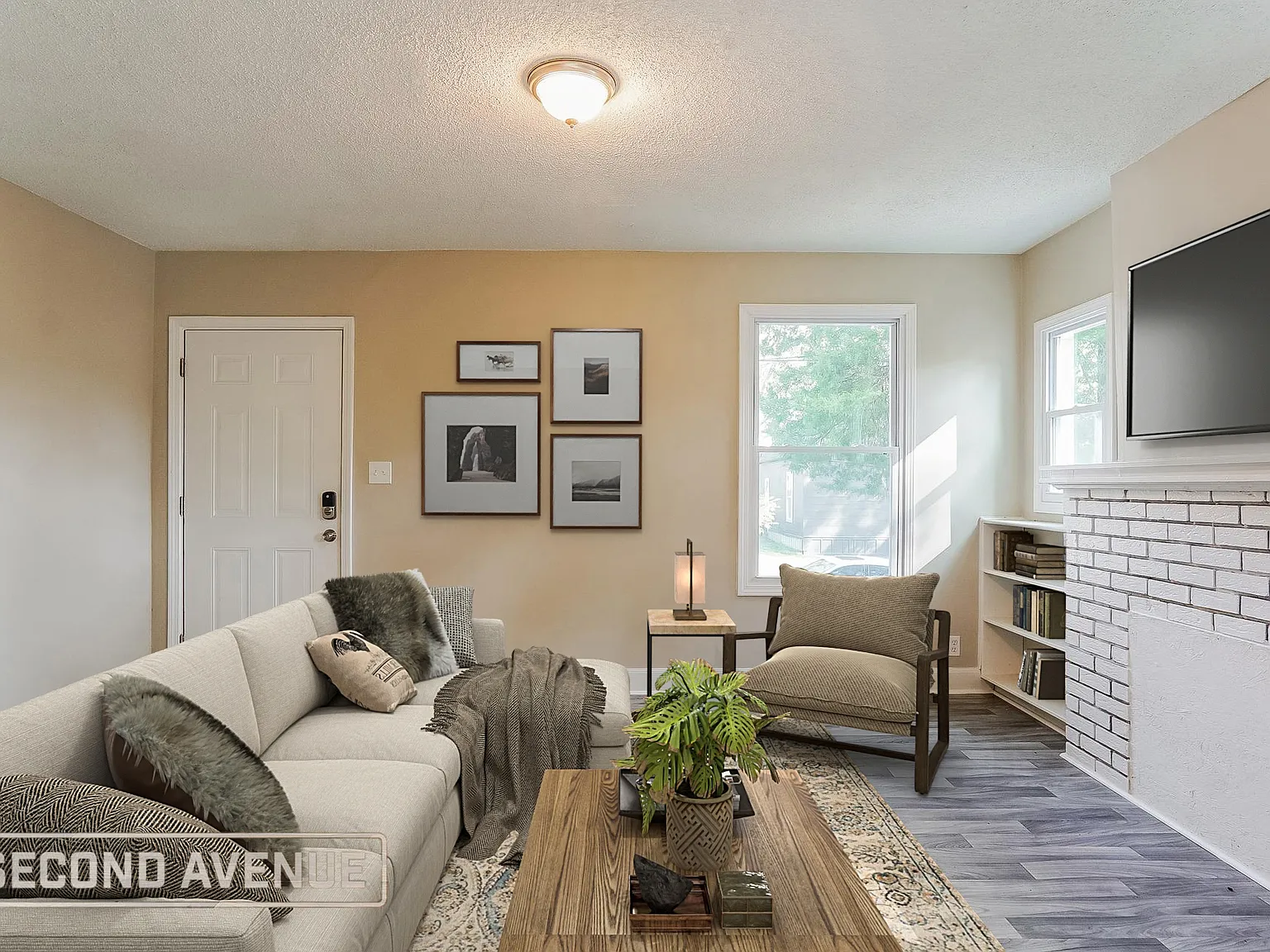 3 bed, 1.0 bath, 1321 sqft, $1,000 — Photo 2