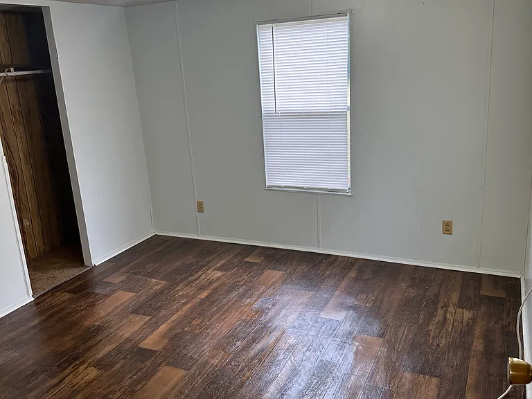 182 Vine St — Photo 8