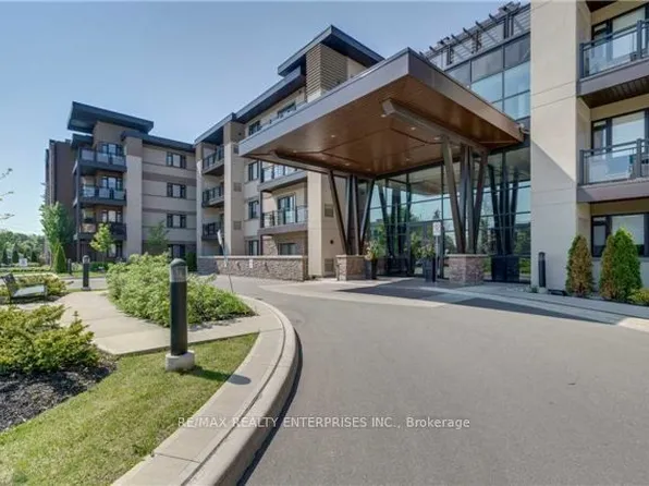 128 Garden Dr #105, Oakville, ON L6K 0H7