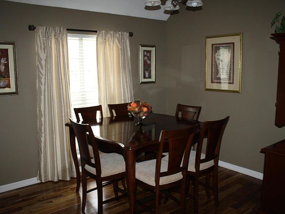 3rd image of 7073 Buttercup Ln