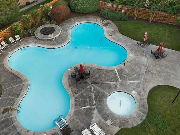 4th image of 124 Windward Dr SW #124