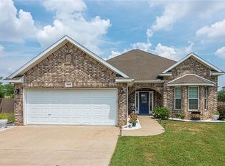 8666 Ruth Ln, Bentonville, AR 72713