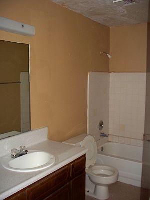 2nd image of 418 N Hill APT B