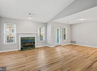 12005 Taliesin Pl APT 32, Reston, VA 20190