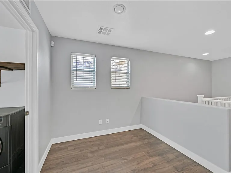7912 Ivy Run St — Photo 11