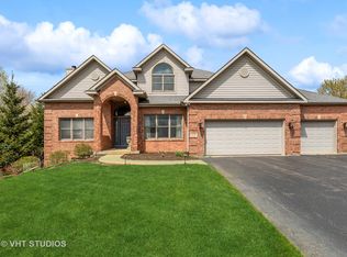 3816 Redwood Ct, Spring Grove, IL 60081