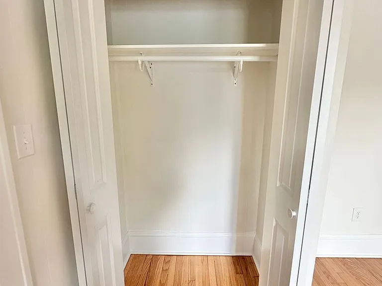 90 Monroe St — Photo 11