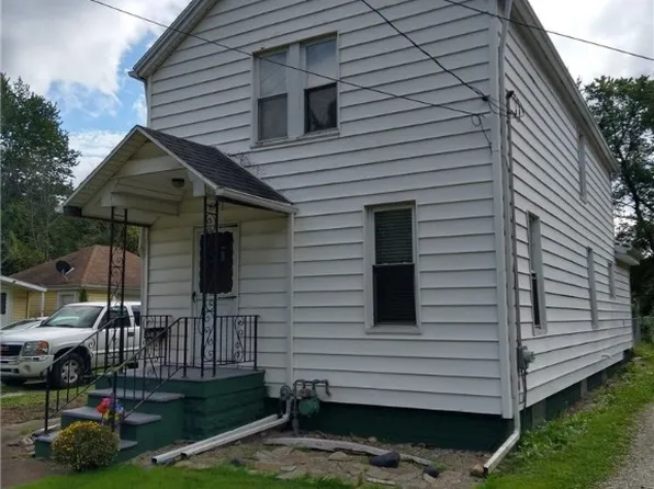427 Depot St, Conneaut, OH 44030