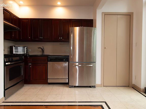 3rd image of 1635 Lexington Ave APT 7E