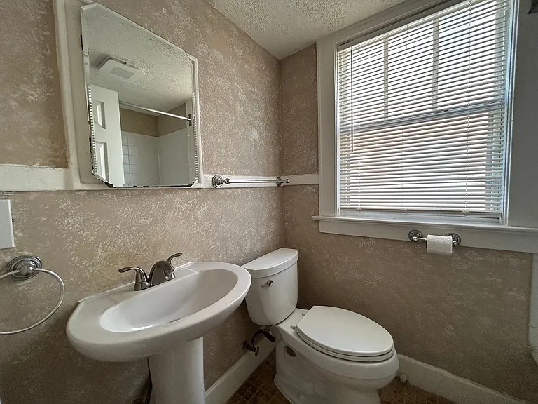 College St 2623 — Photo 12