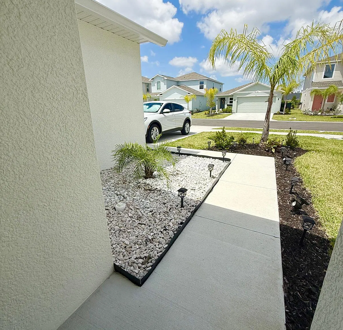 3 bed, 2.0 bath, 1429 sqft, $2,500 — Photo 2