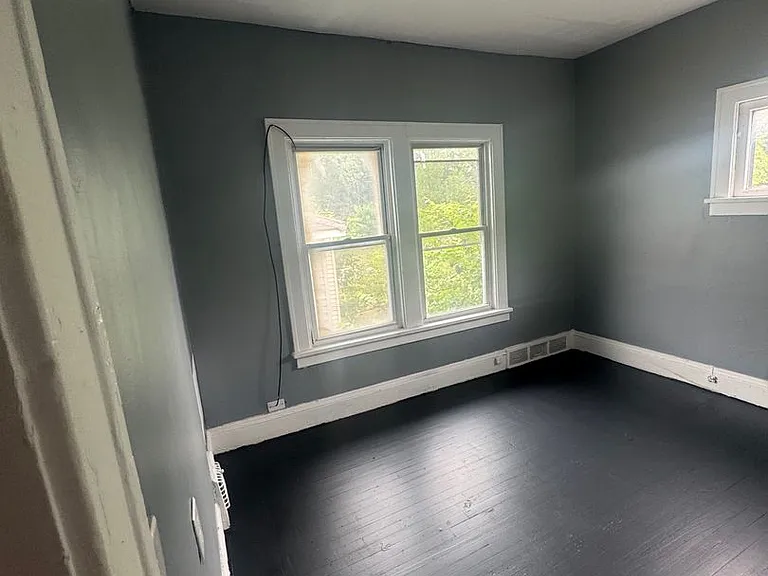 13302 Cranwood DR Garfield Heights, OH. 44105 — Photo 15