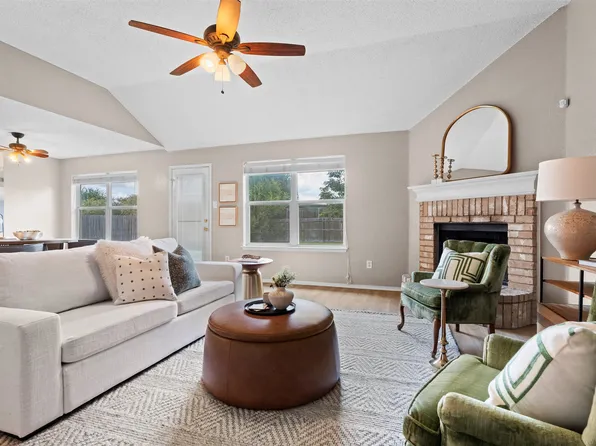 226 Whitestone Way, Weatherford, TX 76085