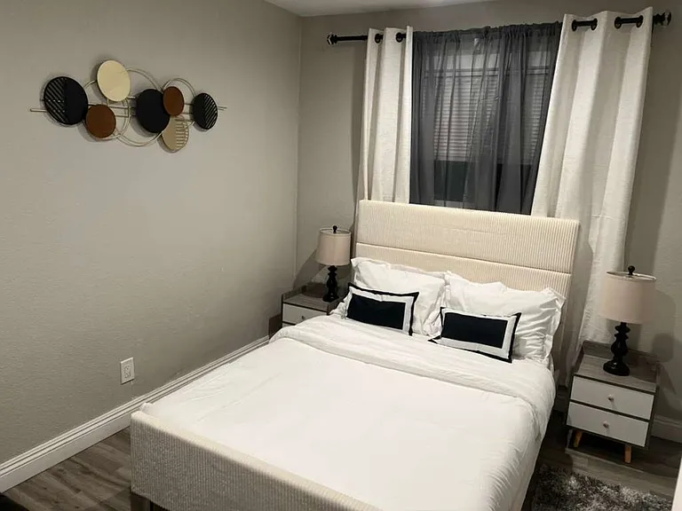 Rexview Dr — Photo 8