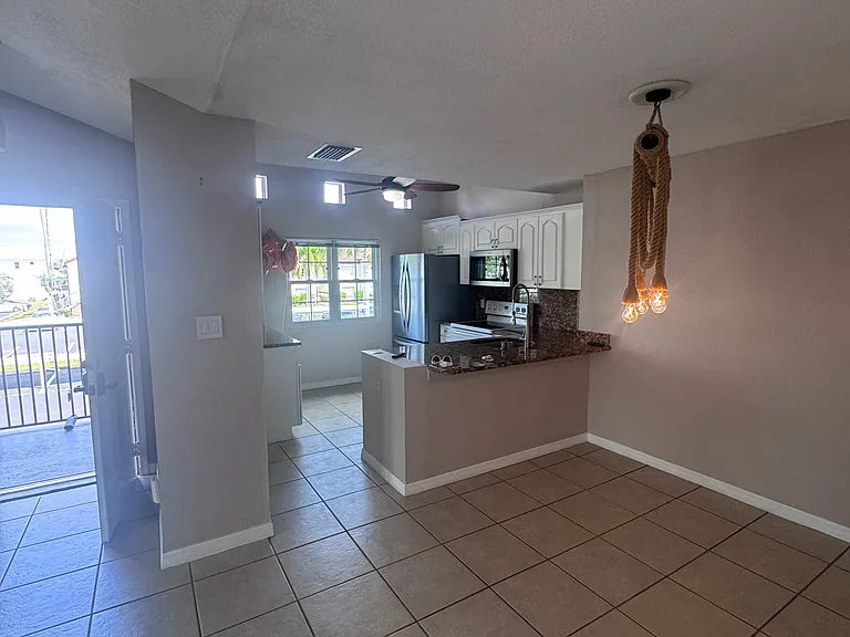 3421 Winkler Ave #402 — Photo 7