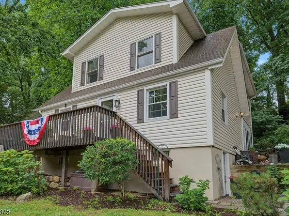 28 Longview Trl, Denville, NJ 07834