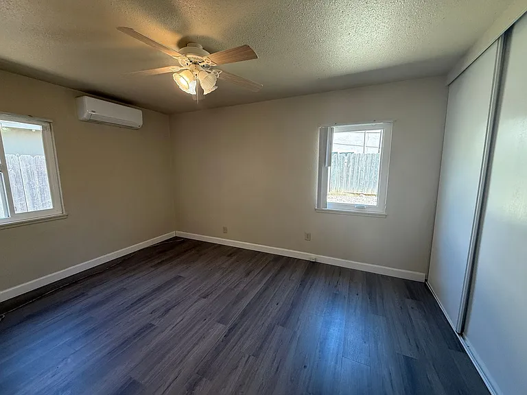 1506 Jefferson St — Photo 5