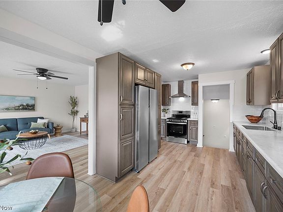 3rd image of 6810 Belmere Dr
