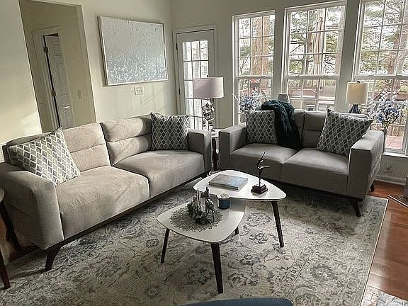 Living/ Door to Deck