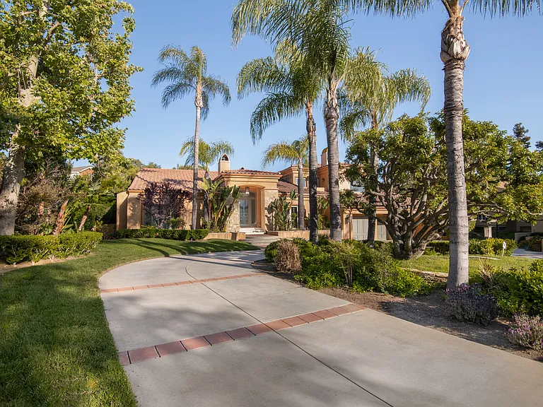 1650 Mesa Ridge Ave — Photo 2