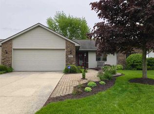 707 Woodland Springs Pl, Fort Wayne, IN 46825