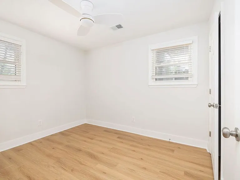 1010 Fiall St — Photo 22