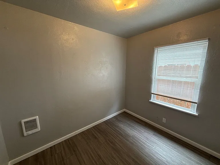 1237 Nandina St #1 — Photo 18