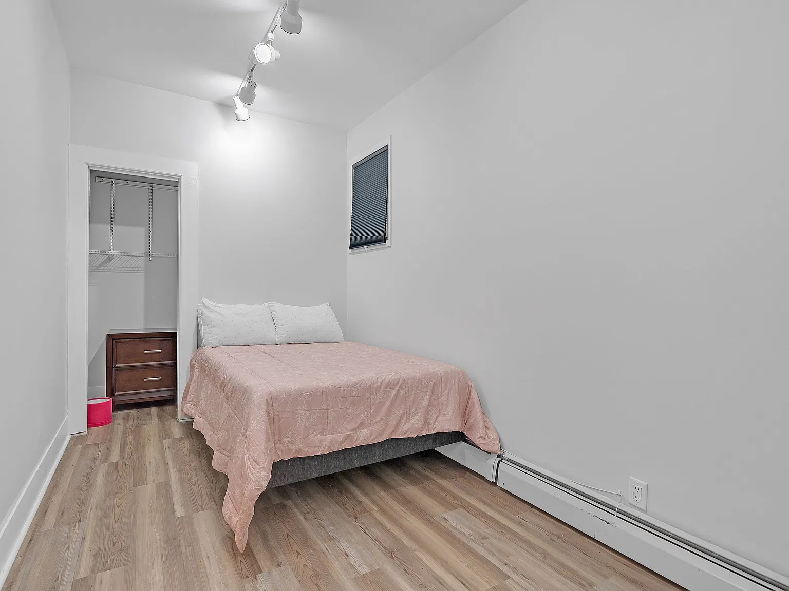2 bed, 1.0 bath, 800 sqft, $2,250 — Photo 4