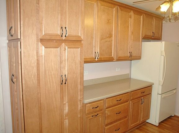 5th image of 850 Wellington Ave Unit 113