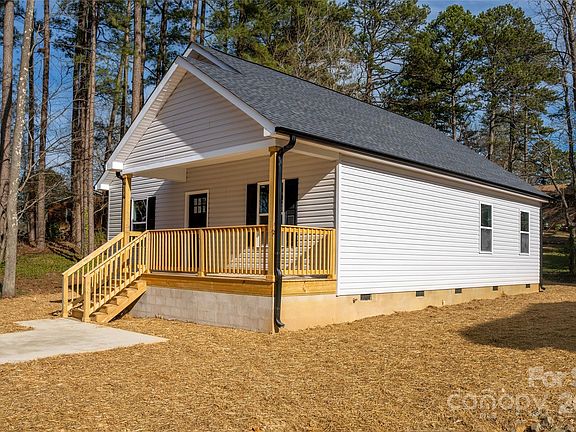 4th image of 414 Pinecroft Ln