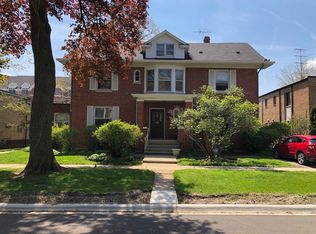 1660 2nd St, Highland Park, IL 60035