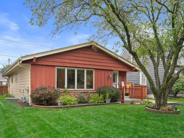 9322 W Cold Spring ROAD, Greenfield, WI 53228