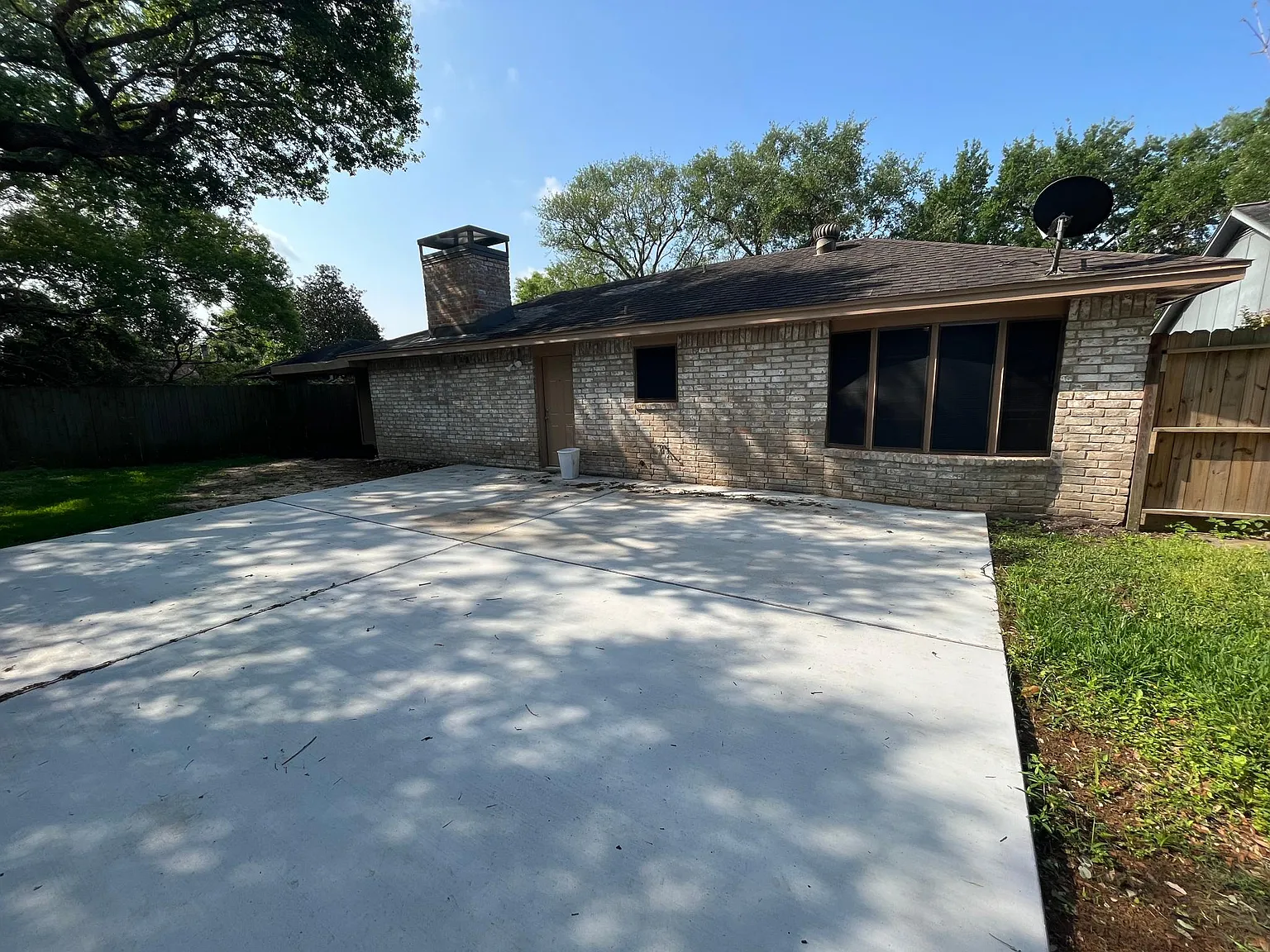 4 bed, 2167 sqft, $2,400 — Photo 2