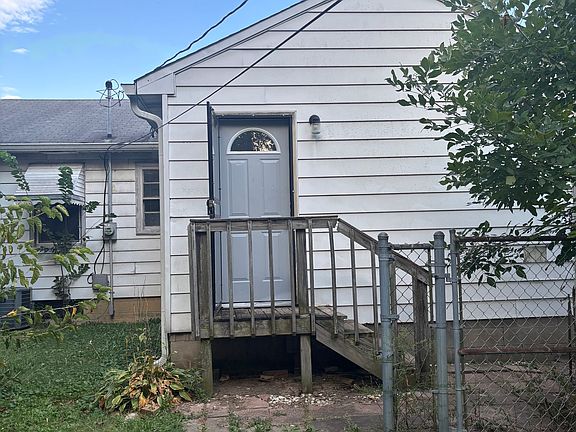 3rd image of 3324 Manor Ct